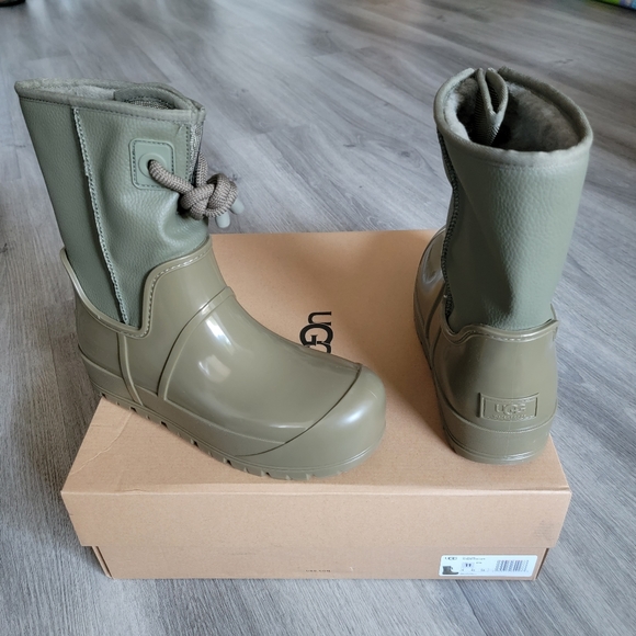 UGG Raincloud Lace Waterproof Boot